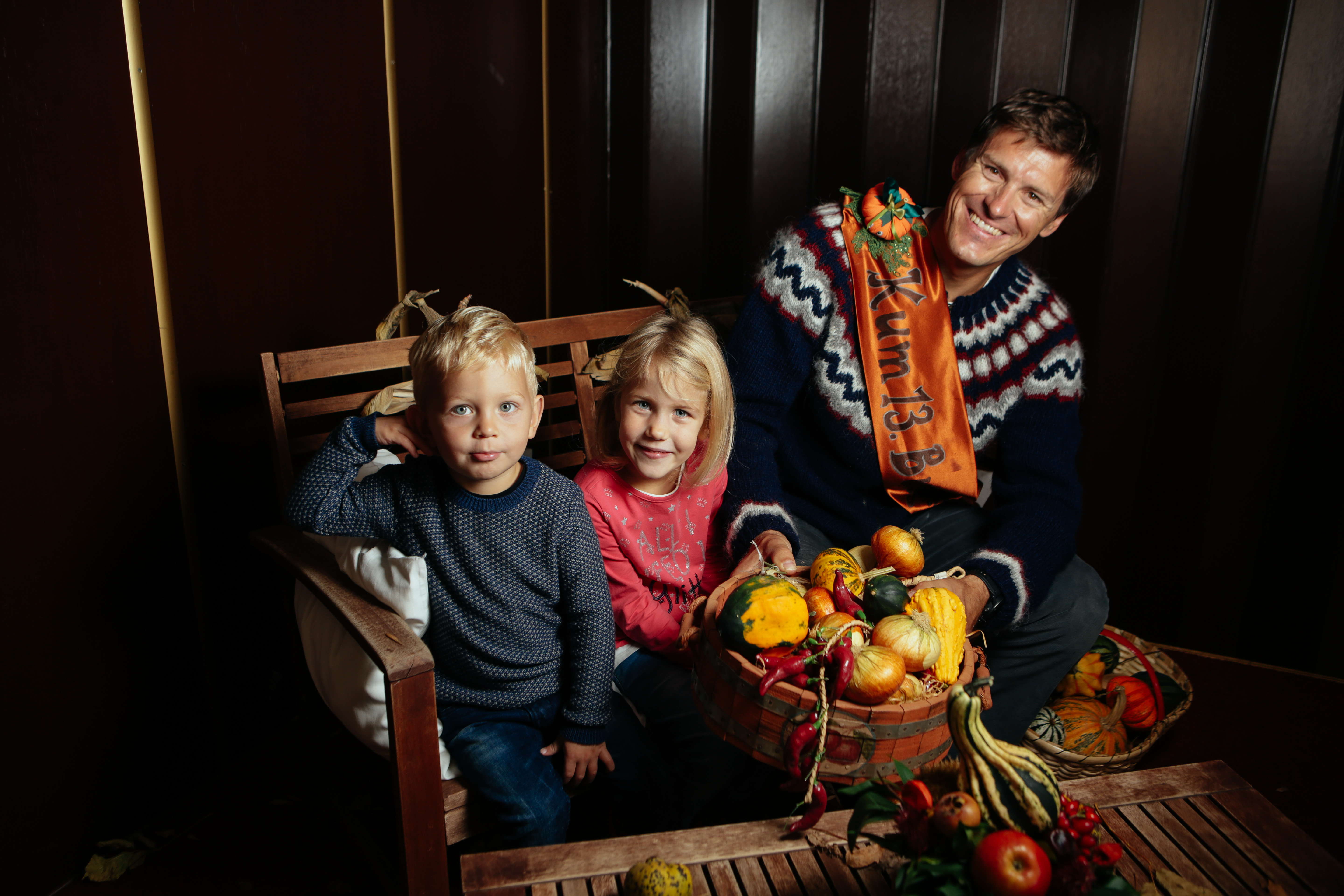 Ivanic Grad 15.10.2017
Bucijada ivica kostelic - kum
Na slici: ivica kostelic sin ivan i prijateljica
foto vedran peteh